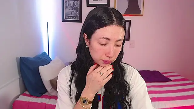 Snapshot of lilyy_evanss chatting on February 18, 2025, 8:03 pm lilyy evanss online show from February 18, 2025, 8:03 pm