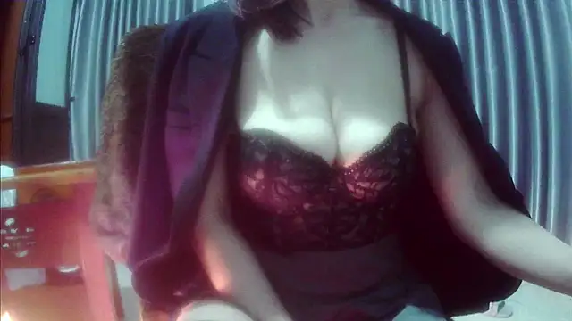 Yii-Ser online show from February 11, 2026, 8:36 pm