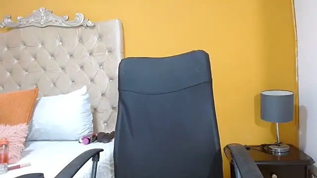 Snapshot of rousse_sexyandhot chatting on July 2, 2026, 3:23 am rousse sexyandhot online show from July 2, 2026, 3:23 am