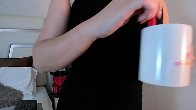 CamilaSofiia online show from March 3, 2025, 10:42 pm