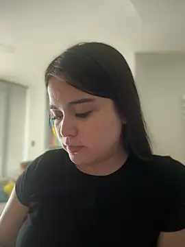 CamilaSofiia online show from June 19, 2026, 9:51 pm