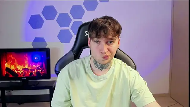 Chris Tyson online show from February 2, 2025, 1:02 am