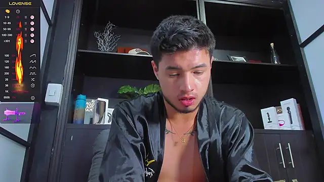 EdwardRoss  online show from February 4, 2025, 1:34 am