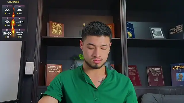 EdwardRoss  online show from October 6, 2025, 8:50 pm