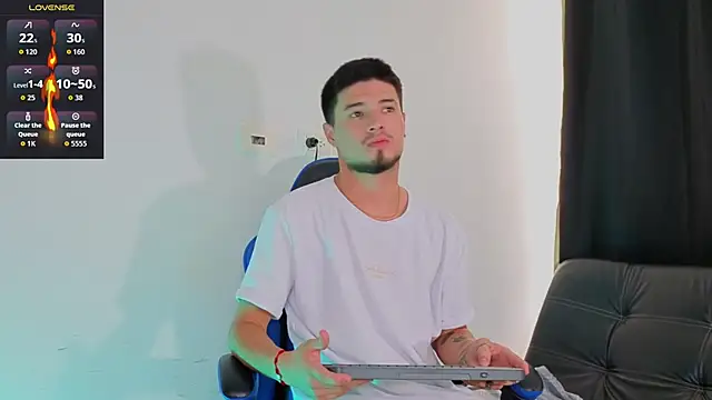 EdwardRoss  online show from January 7, 2026, 7:38 pm