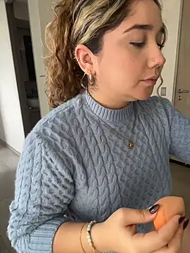 Cherryyquen online show from February 18, 2026, 8:16 pm