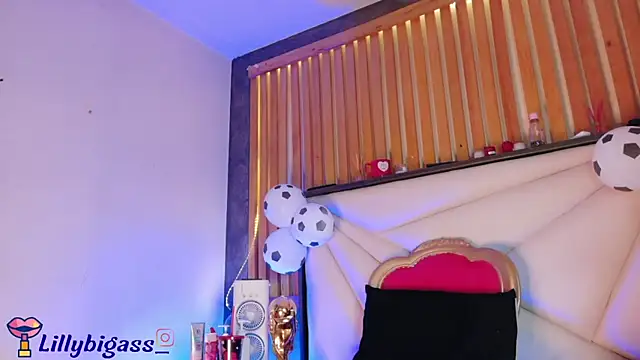 LilyyBigAss online show from June 26, 2026, 11:47 am