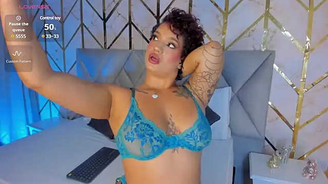 Arianabromw online show from December 5, 2024, 8:11 pm