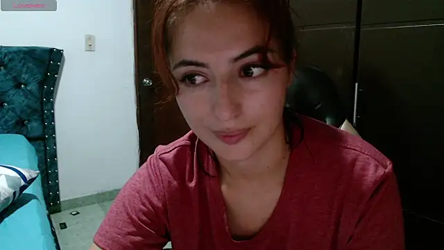 Snapshot of Kate_lorens9 chatting on December 17, 2024, 1:18 am Kate lorens9 online show from December 17, 2024, 1:18 am