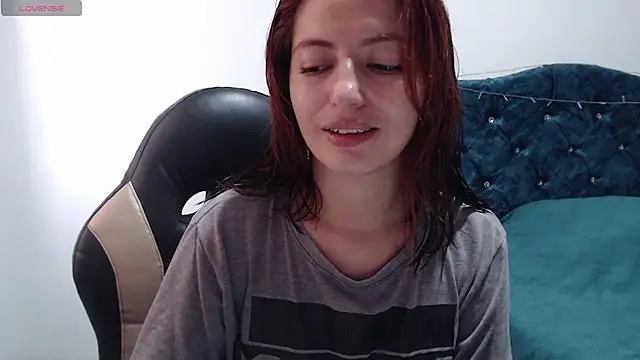 Snapshot of Kate_lorens9 chatting on February 19, 2025, 1:17 pm Kate lorens9 online show from February 19, 2025, 1:17 pm