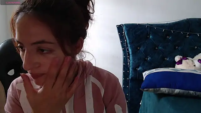 Snapshot of Kate_lorens9 chatting on March 17, 2025, 6:42 pm Kate lorens9 online show from March 17, 2025, 6:42 pm