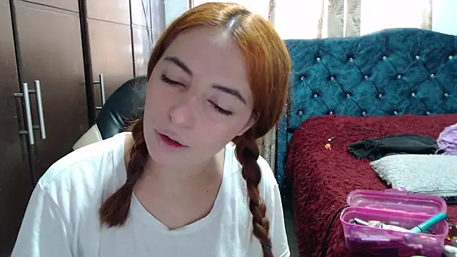 Snapshot of Kate_lorens9 chatting on September 12, 2025, 12:16 pm Kate lorens9 online show from September 12, 2025, 12:16 pm