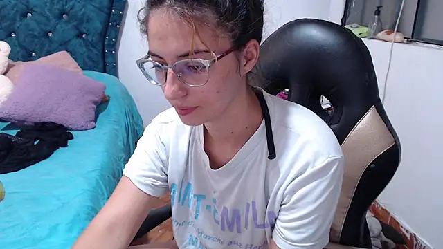 Snapshot of Kate_lorens9 chatting on May 11, 2026, 3:18 pm Kate lorens9 online show from May 11, 2026, 3:18 pm
