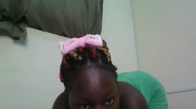 PrettyBabelv online show from March 22, 2025, 7:09 pm