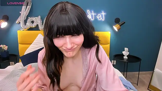 Snapshot of Lili_flowerr chatting on February 26, 2025, 9:53 am Lili flowerr online show from February 26, 2025, 9:53 am