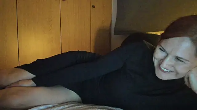 Snapshot of Sheandhim23 chatting on March 8, 2025, 4:34 am Sheandhim23 online show from March 8, 2025, 4:34 am