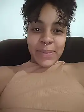 Snapshot of Julia_Pretinha chatting on December 15, 2025, 1:04 pm Julia Pretinha online show from December 15, 2025, 1:04 pm