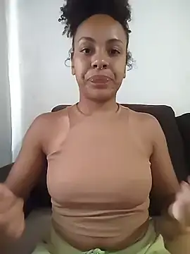 Snapshot of Julia_Pretinha chatting on December 19, 2025, 1:07 pm Julia Pretinha online show from December 19, 2025, 1:07 pm