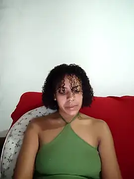 Julia Pretinha online show from May 2, 2026, 12:37 am