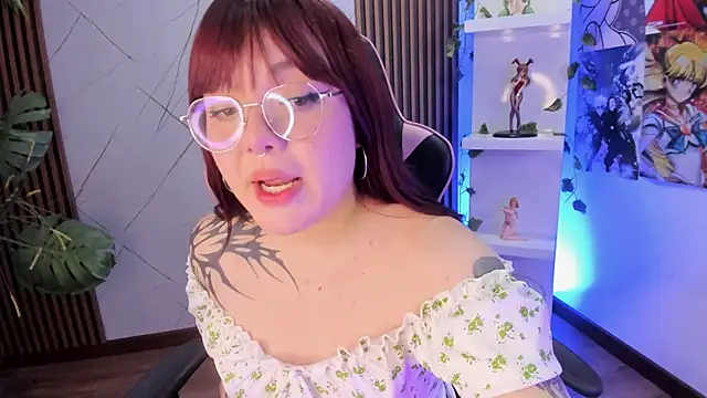 Fluffy Bubble21 online show from February 17, 2025, 7:15 am