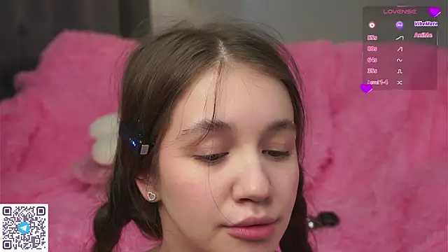 AmiLewis online show from March 7, 2025, 4:13 am