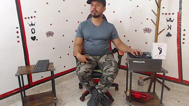 Snapshot of KalethBigDick chatting on February 6, 2025, 5:35 am KalethBigDick online show from February 6, 2025, 5:35 am