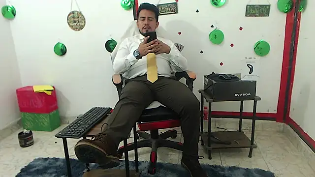 Snapshot of KalethBigDick chatting on June 15, 2026, 2:25 am KalethBigDick online show from June 15, 2026, 2:25 am