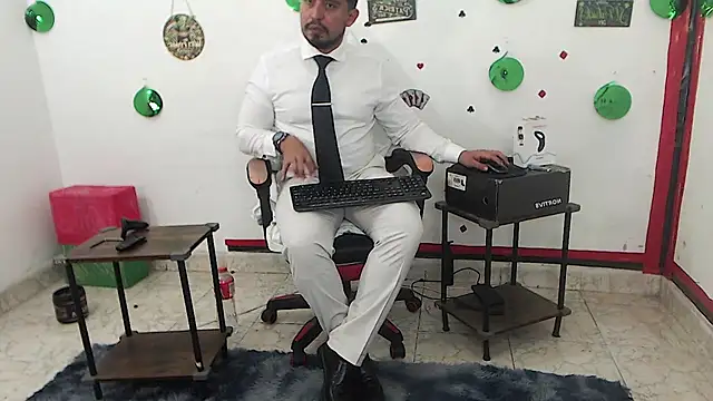 KalethBigDick online show from July 28, 2026, 3:43 pm