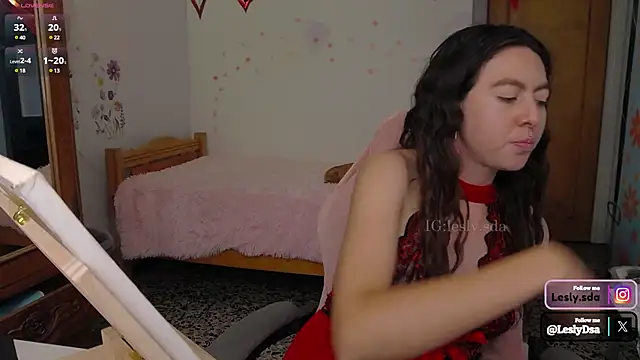 Snapshot of leslyyu chatting on February 17, 2025, 6:15 pm leslyyu online show from February 17, 2025, 6:15 pm