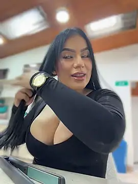 Miah gomez  online show from April 23, 2026, 6:10 pm