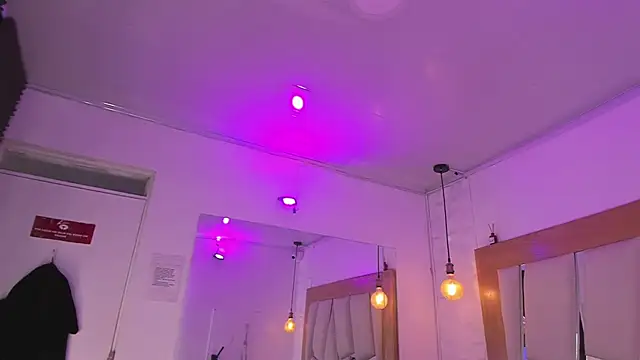 Snapshot of ary_cooper_ chatting on February 8, 2025, 6:44 pm ary cooper online show from February 8, 2025, 6:44 pm