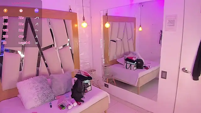 Snapshot of ary_cooper_ chatting on February 14, 2025, 12:47 pm ary cooper online show from February 14, 2025, 12:47 pm