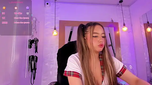 Snapshot of ary_cooper_ chatting on March 15, 2025, 4:10 pm ary cooper online show from March 15, 2025, 4:10 pm