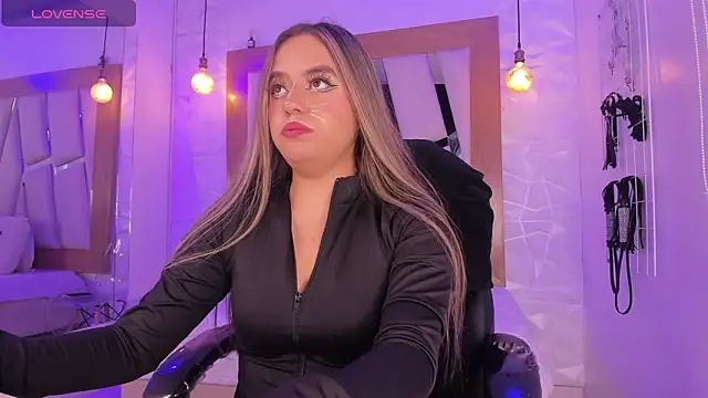 Snapshot of ary_cooper_ chatting on March 22, 2025, 12:46 pm ary cooper online show from March 22, 2025, 12:46 pm