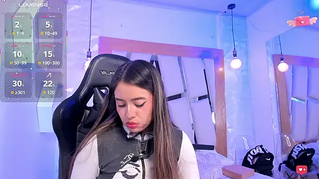 Snapshot of ary_cooper_ chatting on October 23, 2025, 12:37 pm ary cooper online show from October 23, 2025, 12:37 pm