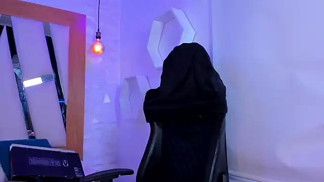 Snapshot of ary_cooper_ chatting on November 24, 2025, 1:44 pm ary cooper online show from November 24, 2025, 1:44 pm