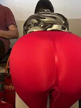 Snapshot of Miss__Malaika chatting on January 1, 2025, 6:37 am Miss Malaika online show from January 1, 2025, 6:37 am