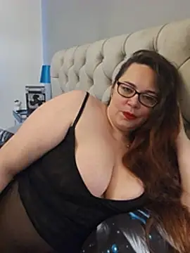 Snapshot of Sexy_Binxy chatting on June 30, 2026, 11:00 am Sexy Binxy online show from June 30, 2026, 11:00 am