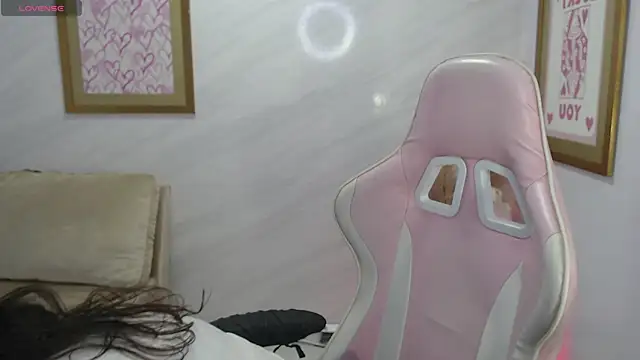 Snapshot of _mila_sweet_v chatting on January 29, 2025, 7:43 pm mila sweet v online show from January 29, 2025, 7:43 pm