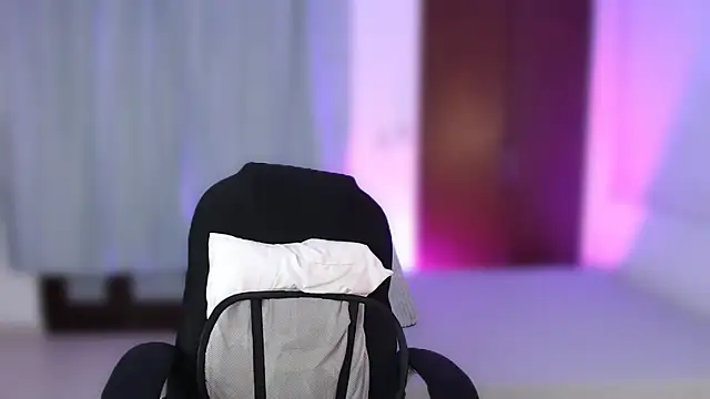 Snapshot of alliee_mod chatting on February 14, 2025, 3:43 am alliee mod online show from February 14, 2025, 3:43 am