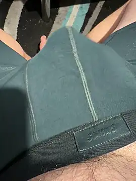 Snapshot of Kissoks1@xh chatting on February 26, 2026, 7:35 pm Kissoks1xh online show from February 26, 2026, 7:35 pm