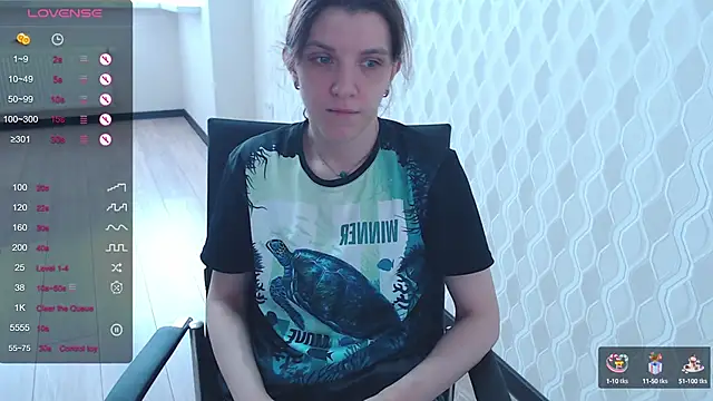 Snapshot of LisaHeart chatting on December 27, 2024, 9:17 am LisaHeart online show from December 27, 2024, 9:17 am