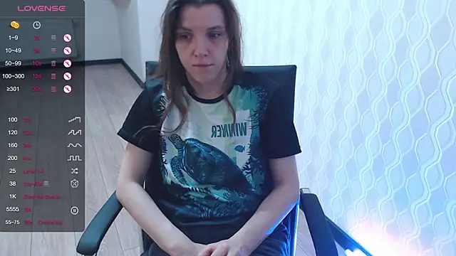 Snapshot of LisaHeart chatting on February 23, 2025, 7:28 pm LisaHeart online show from February 23, 2025, 7:28 pm