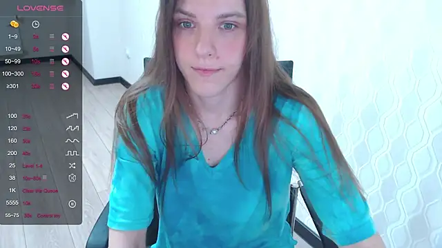 Snapshot of LisaHeart chatting on March 19, 2025, 11:36 pm LisaHeart online show from March 19, 2025, 11:36 pm