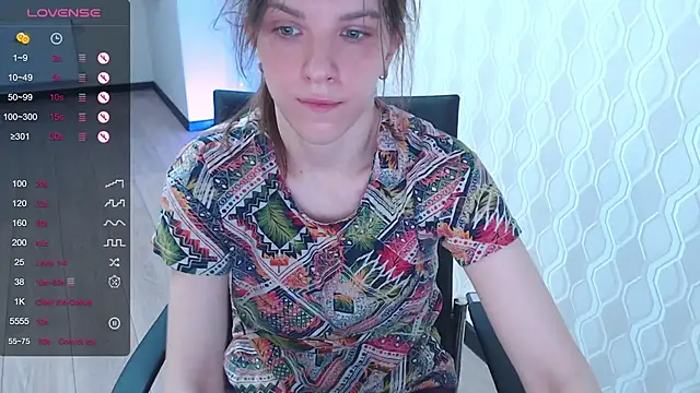 Snapshot of LisaHeart chatting on March 23, 2025, 12:15 am LisaHeart online show from March 23, 2025, 12:15 am