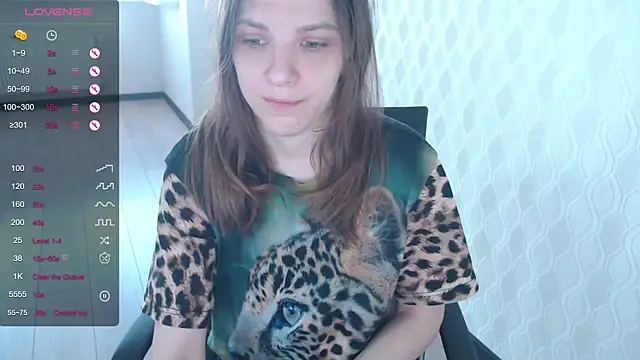 Snapshot of LisaHeart chatting on September 10, 2025, 3:12 pm LisaHeart online show from September 10, 2025, 3:12 pm