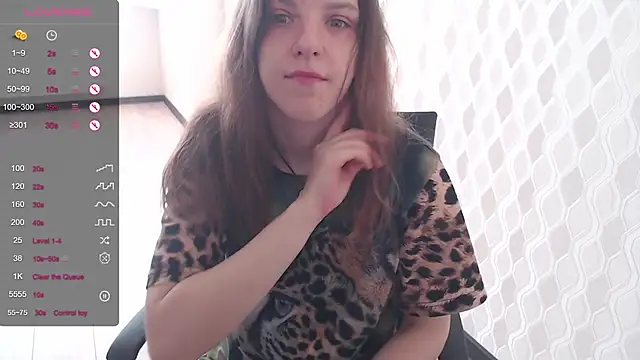 Snapshot of LisaHeart chatting on September 11, 2025, 1:44 pm LisaHeart online show from September 11, 2025, 1:44 pm