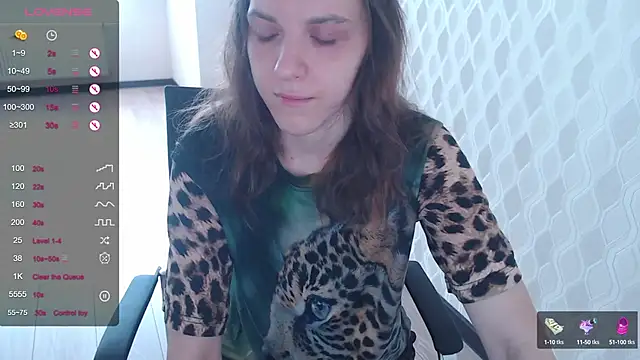 Snapshot of LisaHeart chatting on October 10, 2025, 5:39 am LisaHeart online show from October 10, 2025, 5:39 am