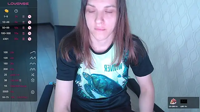 Snapshot of LisaHeart chatting on October 13, 2025, 2:06 pm LisaHeart online show from October 13, 2025, 2:06 pm