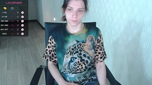 Snapshot of LisaHeart chatting on October 19, 2025, 5:13 pm LisaHeart online show from October 19, 2025, 5:13 pm